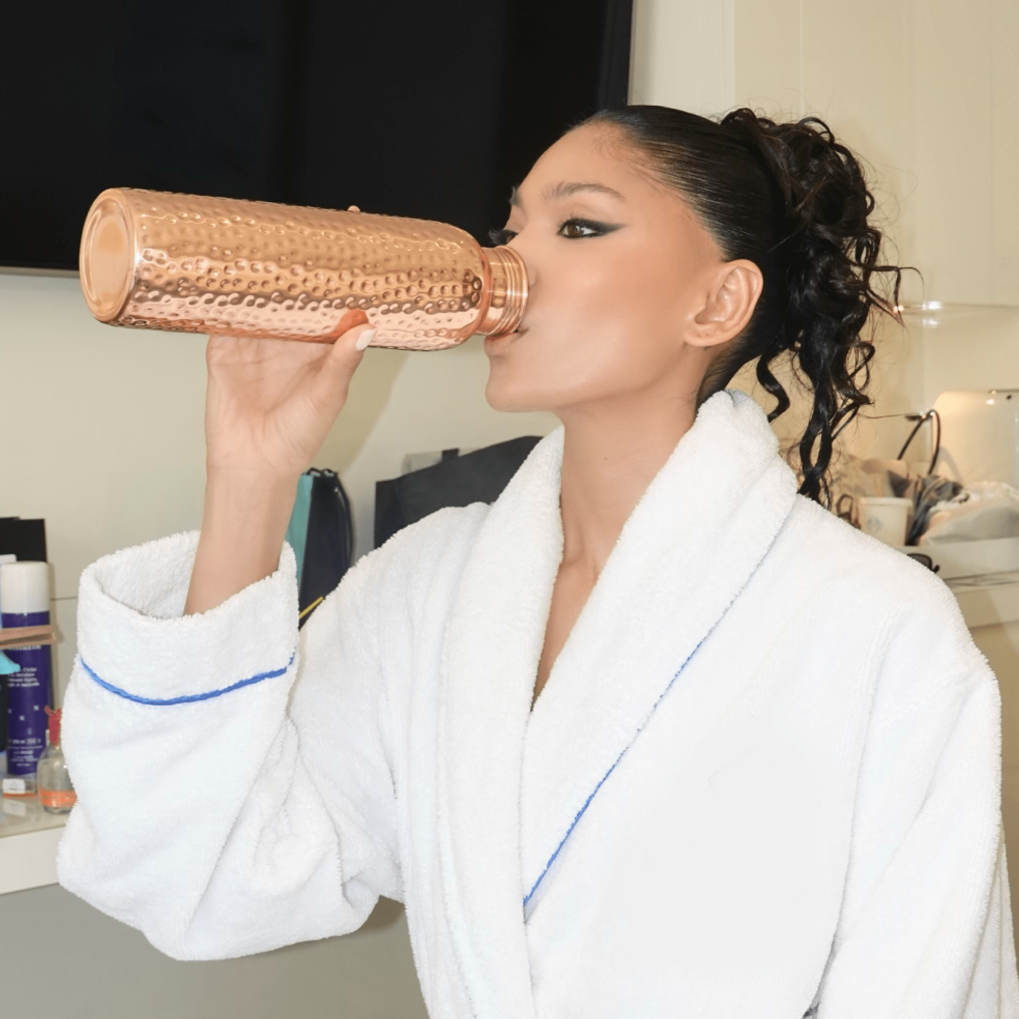 Copper Water Bottle: The Ultimate Accessory for Hydration